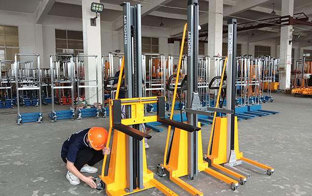 Sinolift China electric work positioner with  with adjustable forks 2000mm max lifting height E series